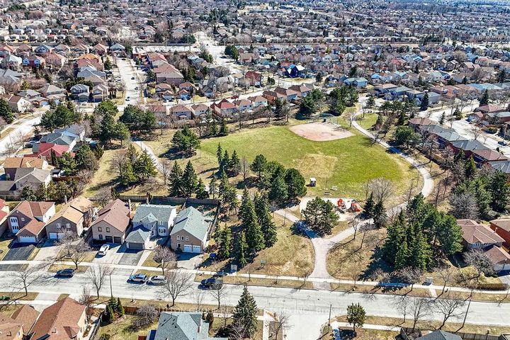 Photo 45 at 7205 Danton Promenade, Meadowvale, Mississauga