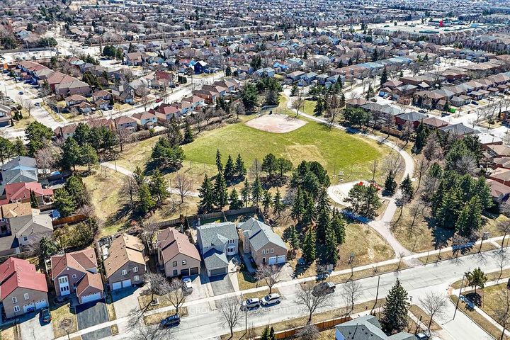 Photo 46 at 7205 Danton Promenade, Meadowvale, Mississauga