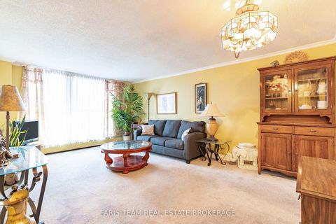 Photo 11 at 48 - 2 Albert Street, North Shore, Barrie