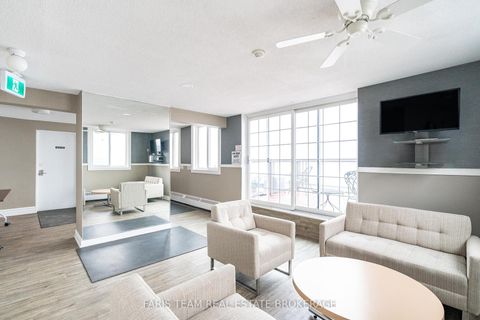 Photo 23 at 48 - 2 Albert Street, North Shore, Barrie