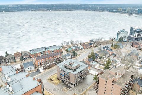 Photo 31 at 48 - 2 Albert Street, North Shore, Barrie