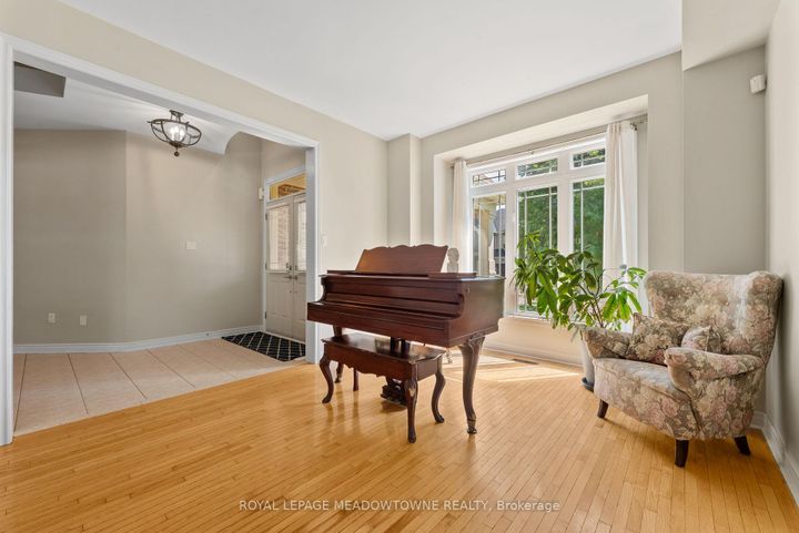 Photo 4 at 9 Black Bear Trail, Bram West, Brampton