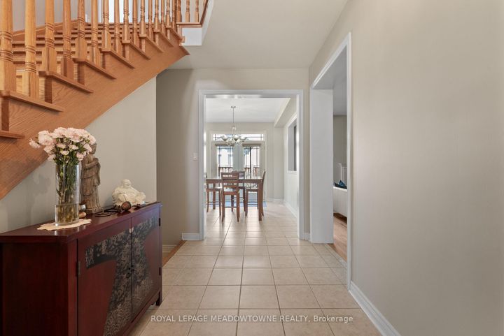 Photo 7 at 9 Black Bear Trail, Bram West, Brampton