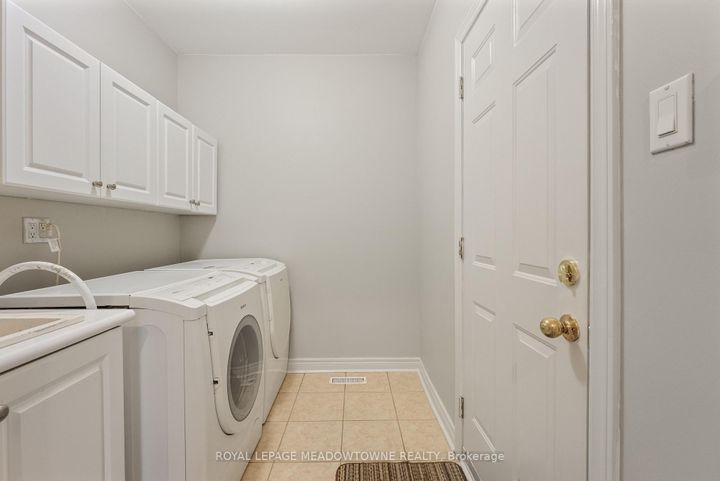 Photo 17 at 9 Black Bear Trail, Bram West, Brampton