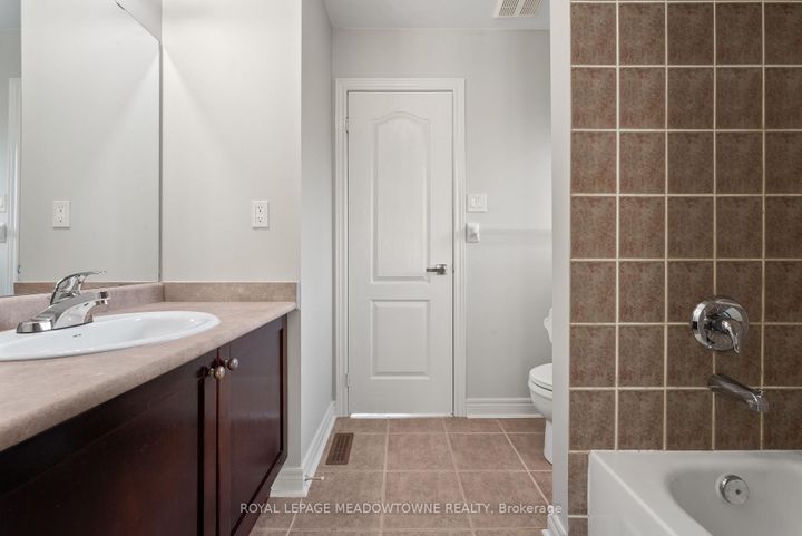 Photo 20 at 9 Black Bear Trail, Bram West, Brampton