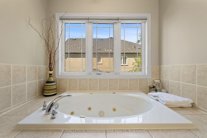 Photo 31 at 9 Black Bear Trail, Bram West, Brampton