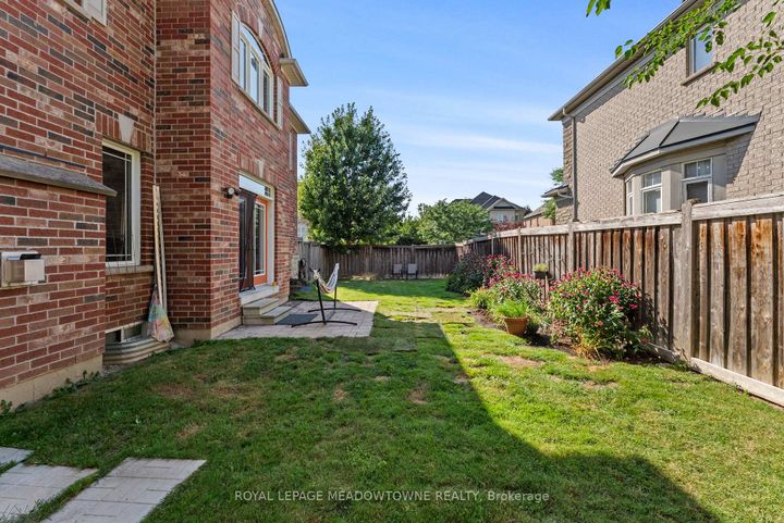 Photo 38 at 9 Black Bear Trail, Bram West, Brampton