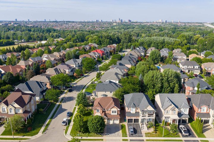 Photo 40 at 9 Black Bear Trail, Bram West, Brampton