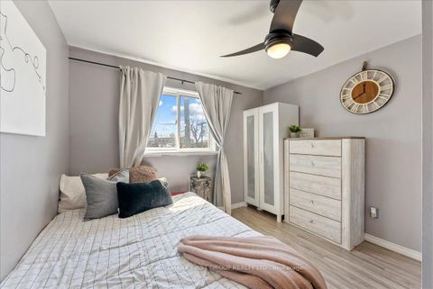 Photo 11 at 398 Dean Avenue, Central, Oshawa