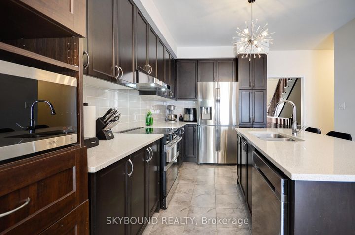 Photo 7 at 30 - 11 Alamode Road, Wellington, Brampton