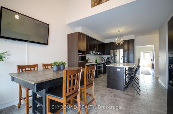 Photo 9 at 30 - 11 Alamode Road, Wellington, Brampton