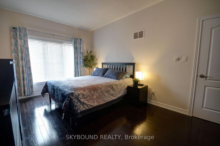 Photo 12 at 30 - 11 Alamode Road, Wellington, Brampton