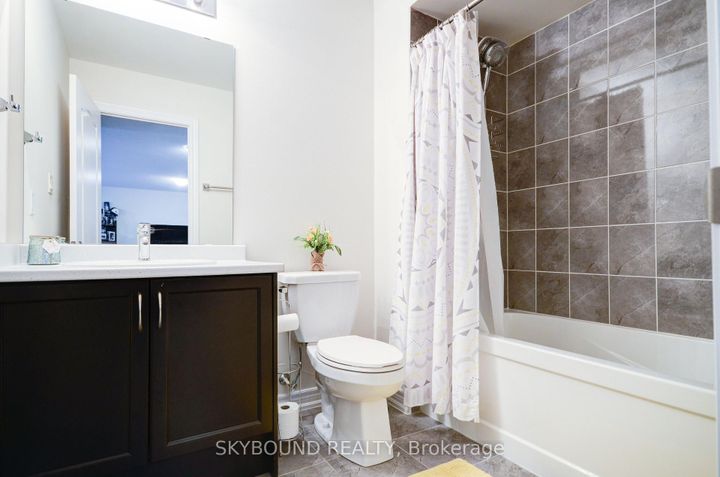 Photo 22 at 30 - 11 Alamode Road, Wellington, Brampton