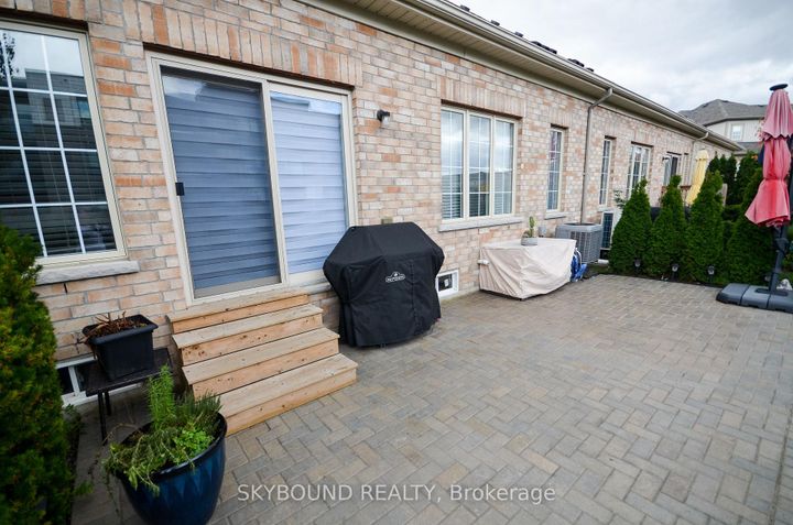 Photo 32 at 30 - 11 Alamode Road, Wellington, Brampton