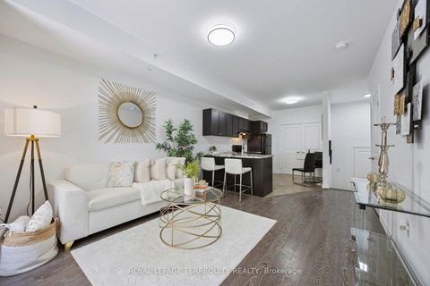 Photo 2 at Th27 - 39 Drewry Avenue, Newtonbrook West, Toronto