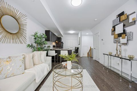 Photo 7 at Th27 - 39 Drewry Avenue, Newtonbrook West, Toronto