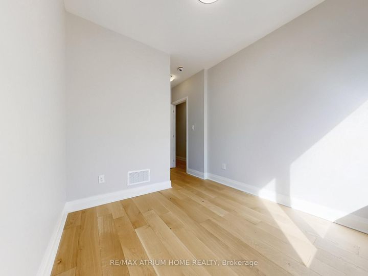 Photo 15 at 18 Teasel Way, Unionville, Markham