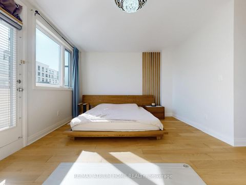 Photo 8 at 18 Teasel Way, Unionville, Markham