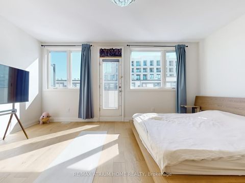 Photo 9 at 18 Teasel Way, Unionville, Markham