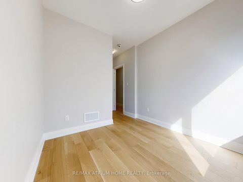 Photo 15 at 18 Teasel Way, Unionville, Markham