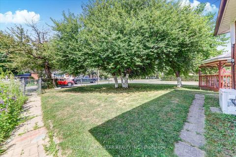 Photo 37 at 40 Lombardy Crescent, Kennedy Park, Toronto