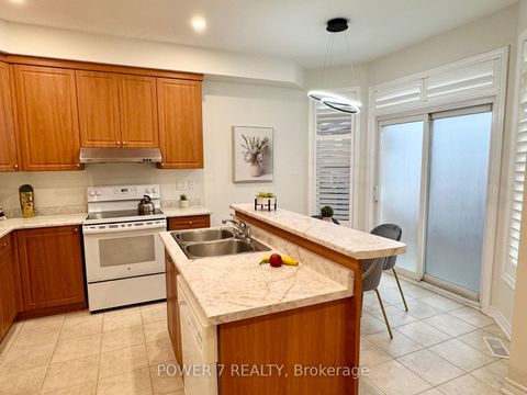 Photo 10 at 119 Gauguin Avenue, Patterson, Vaughan