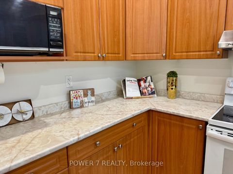 Photo 12 at 119 Gauguin Avenue, Patterson, Vaughan