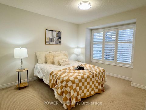 Photo 22 at 119 Gauguin Avenue, Patterson, Vaughan