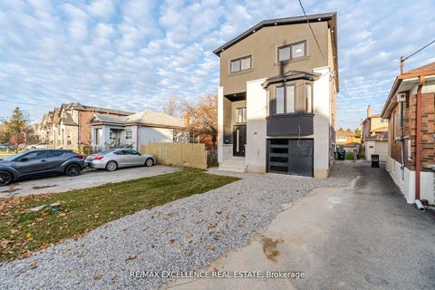 Photo 1 at 55 Renfield Street, Amesbury, Toronto