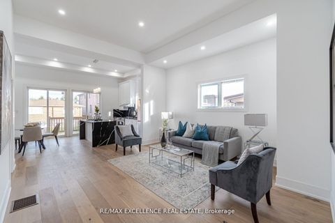 Photo 4 at 55 Renfield Street, Amesbury, Toronto