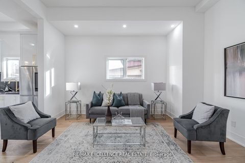 Photo 5 at 55 Renfield Street, Amesbury, Toronto