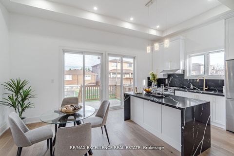 Photo 6 at 55 Renfield Street, Amesbury, Toronto