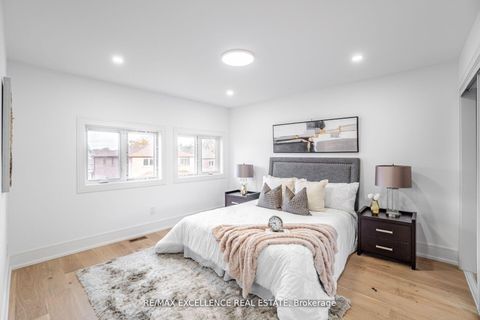 Photo 18 at 55 Renfield Street, Amesbury, Toronto