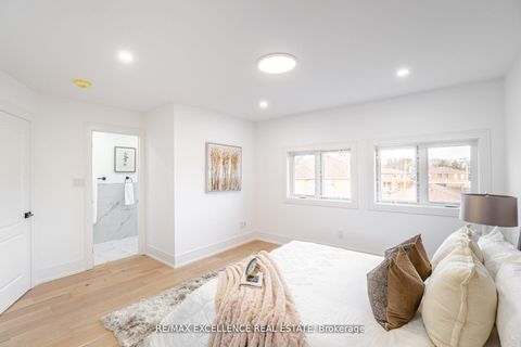 Photo 19 at 55 Renfield Street, Amesbury, Toronto