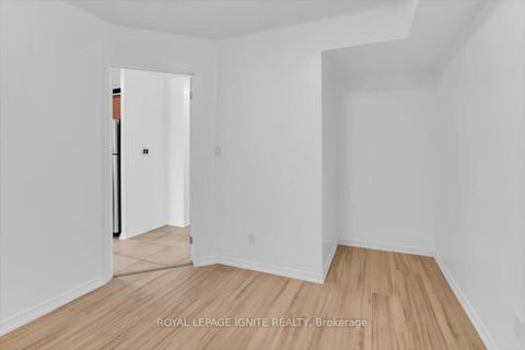 Photo 8 at 7G - 8 Rosebank Drive, Malvern, Toronto