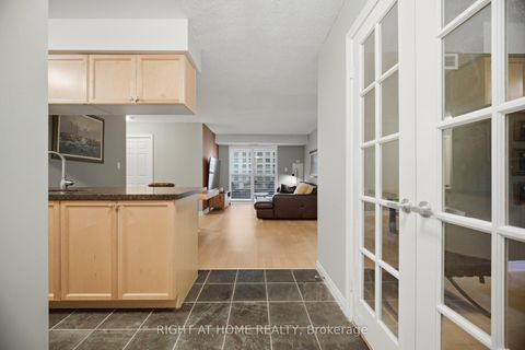 Photo 7 at 1418 - 3880 Duke Of York Boulevard, City Centre, Mississauga