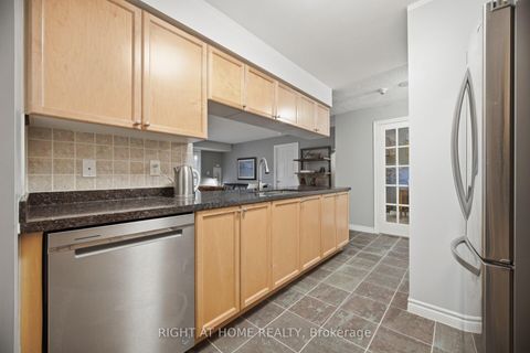 Photo 12 at 1418 - 3880 Duke Of York Boulevard, City Centre, Mississauga