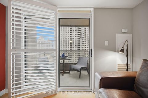 Photo 31 at 1418 - 3880 Duke Of York Boulevard, City Centre, Mississauga