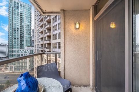 Photo 32 at 1418 - 3880 Duke Of York Boulevard, City Centre, Mississauga