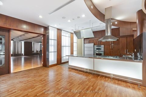 Photo 43 at 1418 - 3880 Duke Of York Boulevard, City Centre, Mississauga