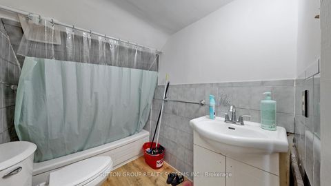 Photo 19 at 337 Perth Avenue, Junction, Toronto