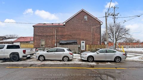Photo 24 at 337 Perth Avenue, Junction, Toronto