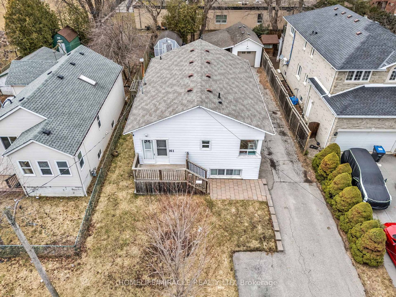 161 Angelene Street, Mineola, Mississauga by Loree Meneguzzi Real Estate 161 Angelene Street, Mineola, Mississauga