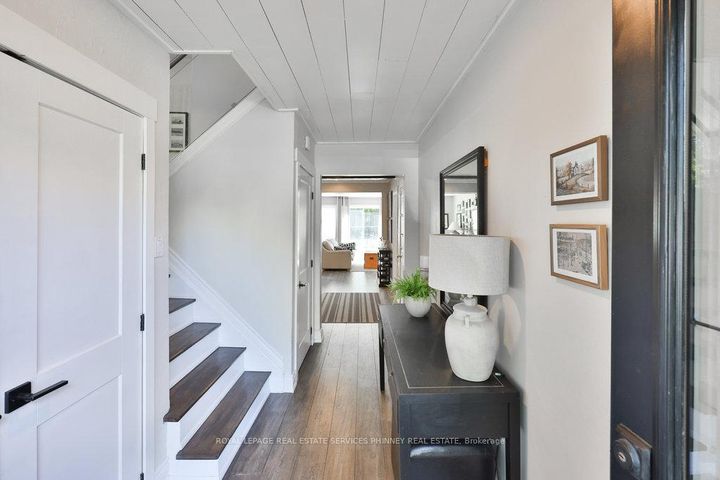 Photo 3 at 1404 Lewisham Drive, Clarkson, Mississauga