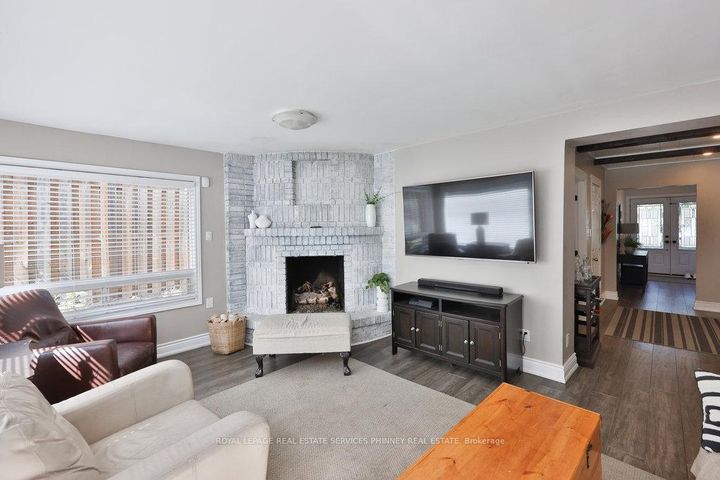 Photo 8 at 1404 Lewisham Drive, Clarkson, Mississauga