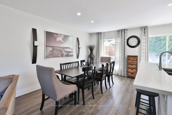 Photo 14 at 1404 Lewisham Drive, Clarkson, Mississauga