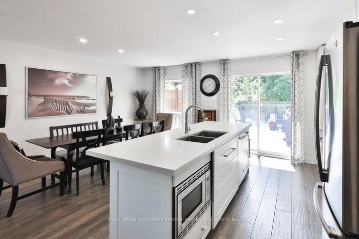 Photo 20 at 1404 Lewisham Drive, Clarkson, Mississauga