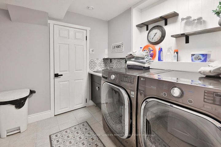 Photo 31 at 1404 Lewisham Drive, Clarkson, Mississauga