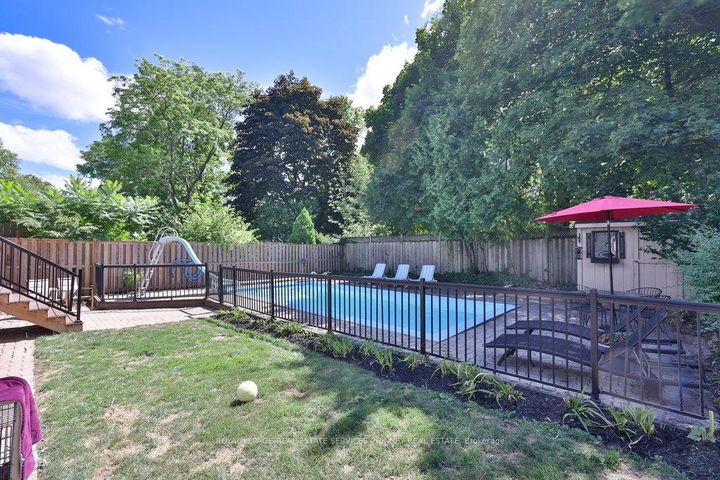 Photo 35 at 1404 Lewisham Drive, Clarkson, Mississauga