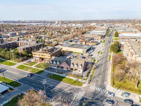 Photo 3 at 2800 Jane Street, Jane Heights, Toronto